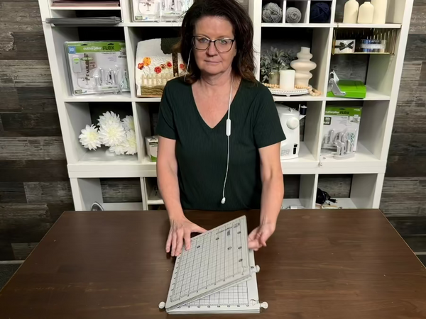 SELF-HEALING CUTTING MAT