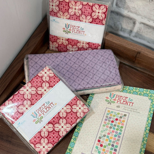 RILEY BLAKE PRETTY PETALS RUNNER BOXED KIT